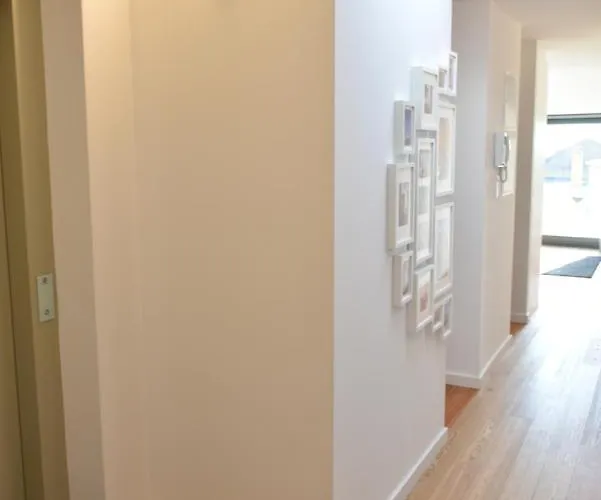 Sunny Penthouse Whith Balcony 9min Walk Main Station Oporto