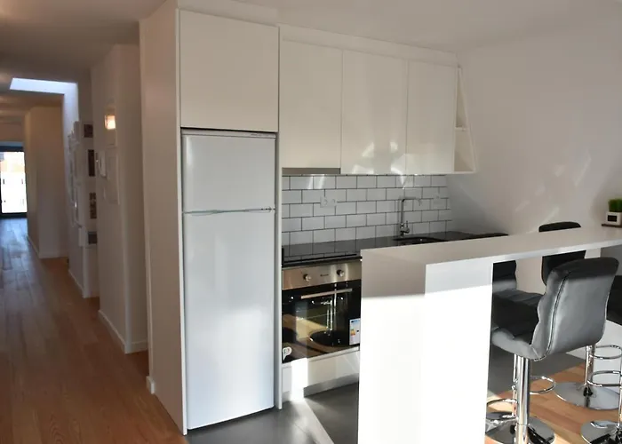 Apartament Sunny Penthouse Whith Balcony 9min Walk Main Station